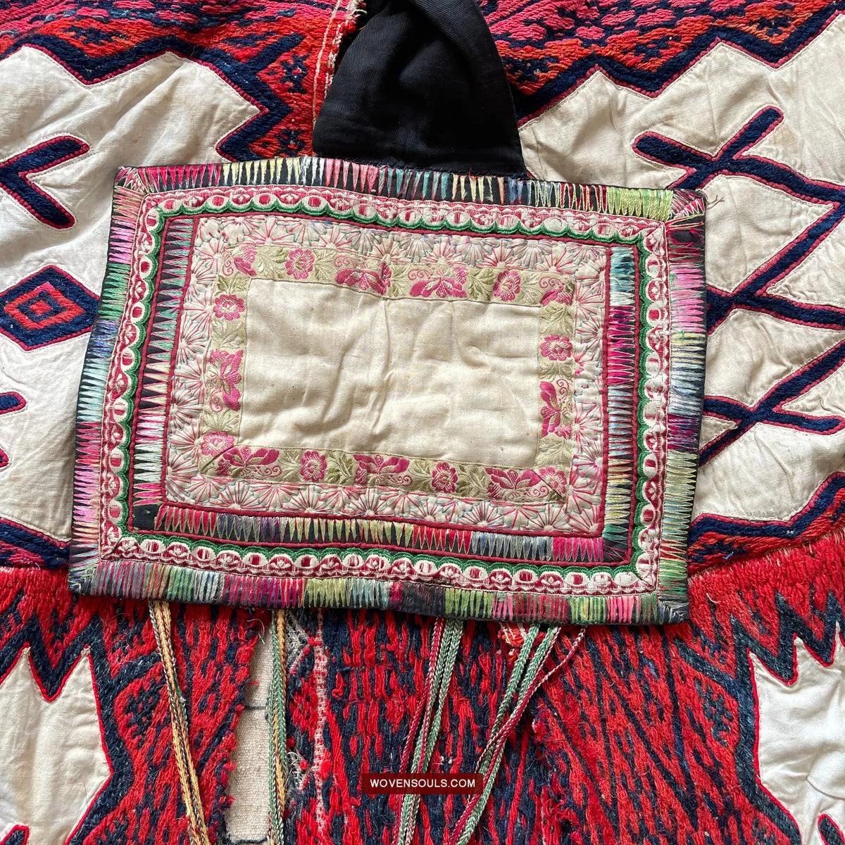 1752 Cape of the Miao People Weining, Ethnic Minority China