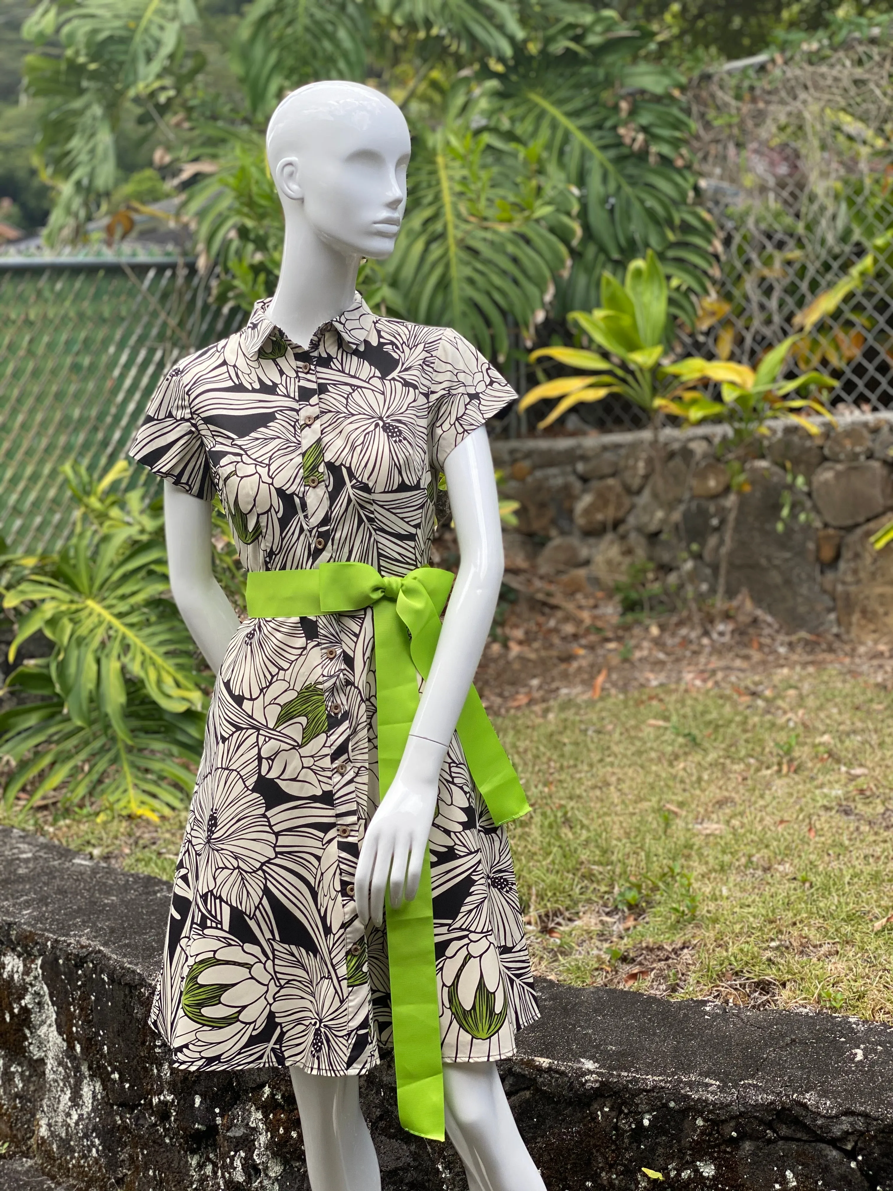 Cora Spearman Hawaii WOMENS Protea Black Aloha Shirt Dress