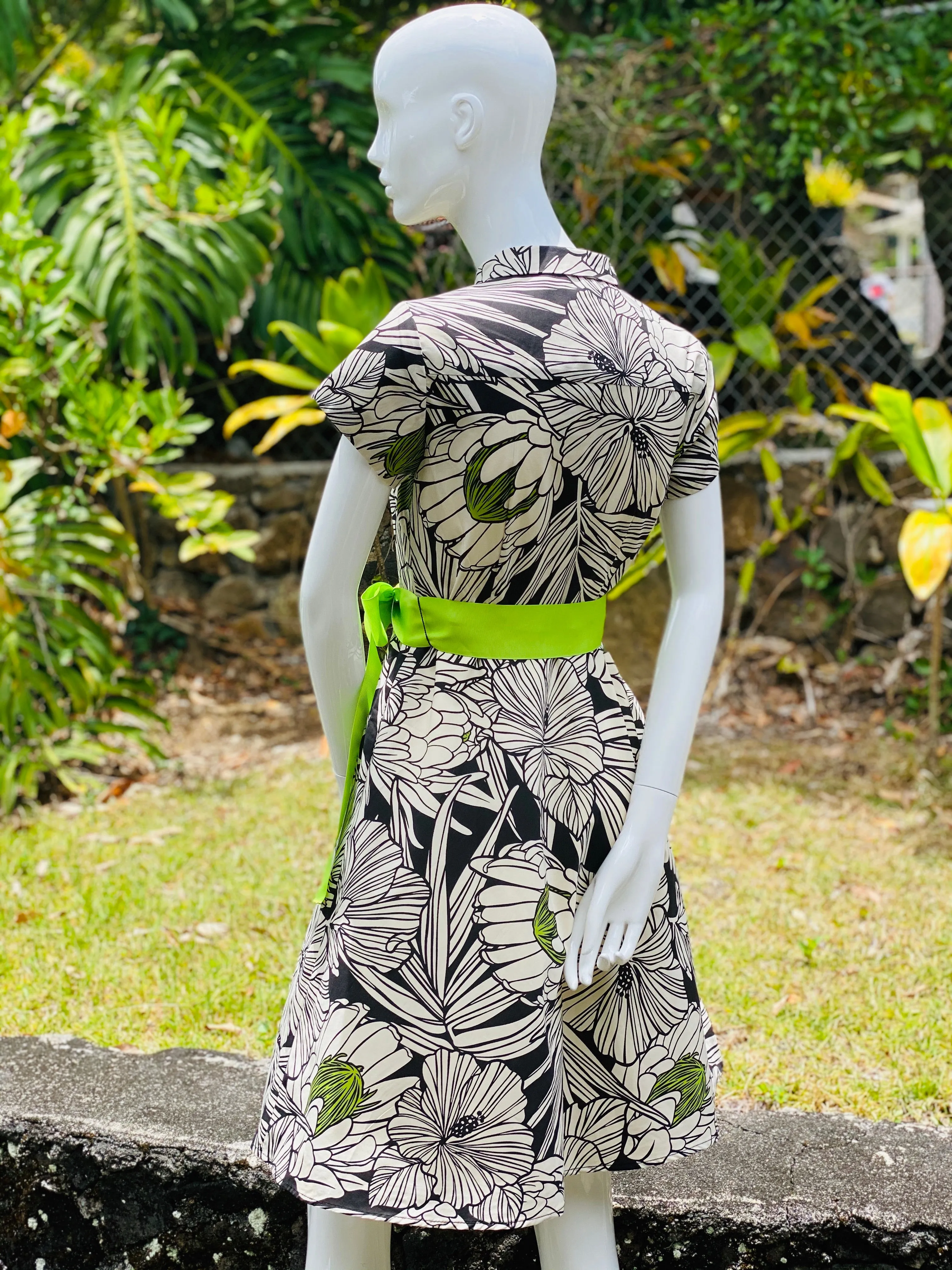 Cora Spearman Hawaii WOMENS Protea Black Aloha Shirt Dress