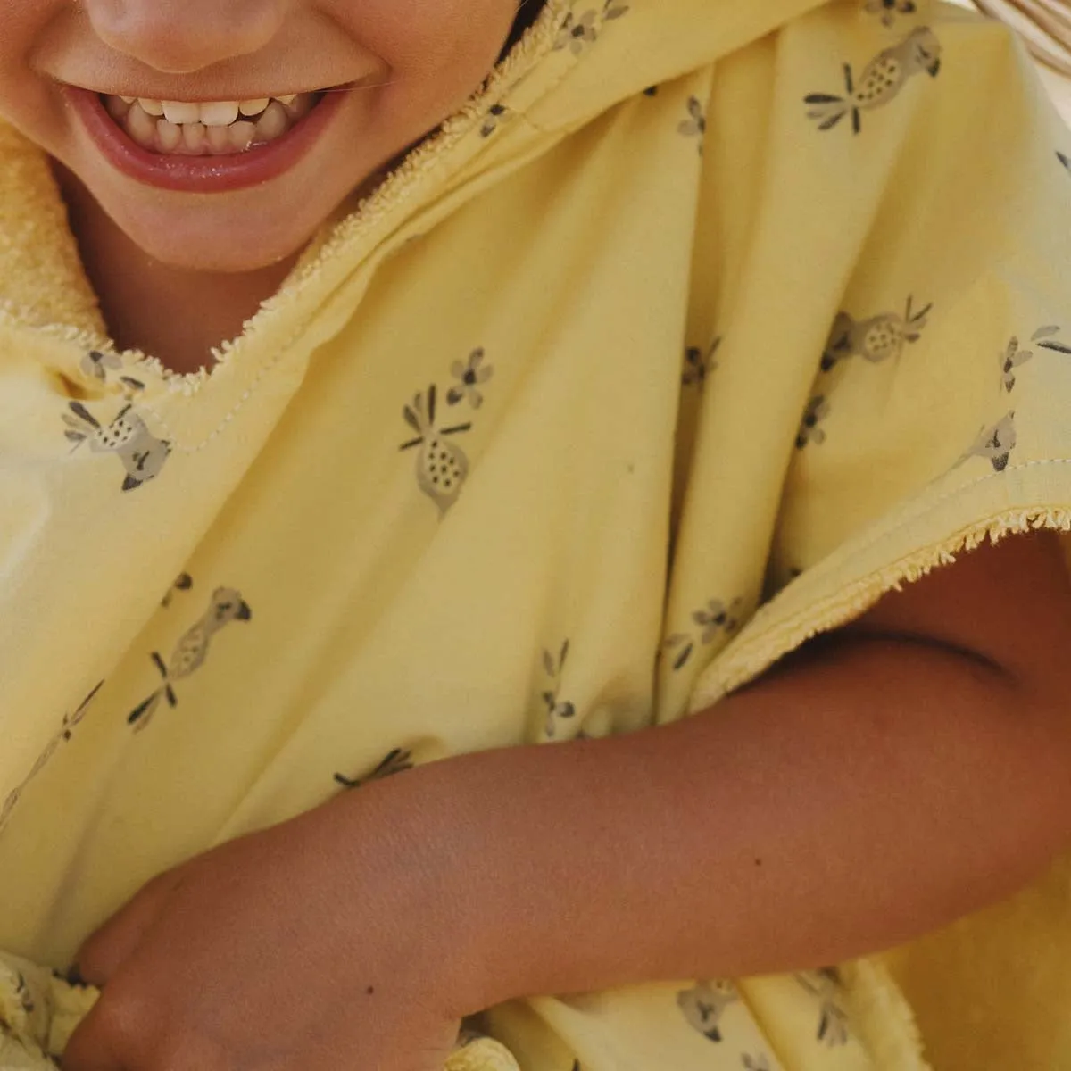 Pepito Bath Poncho Parrot Yellow