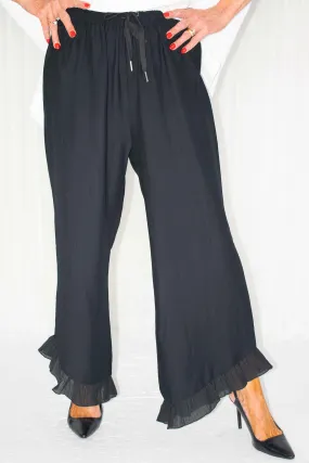 Remi Ruffle Hem Trouser in Black