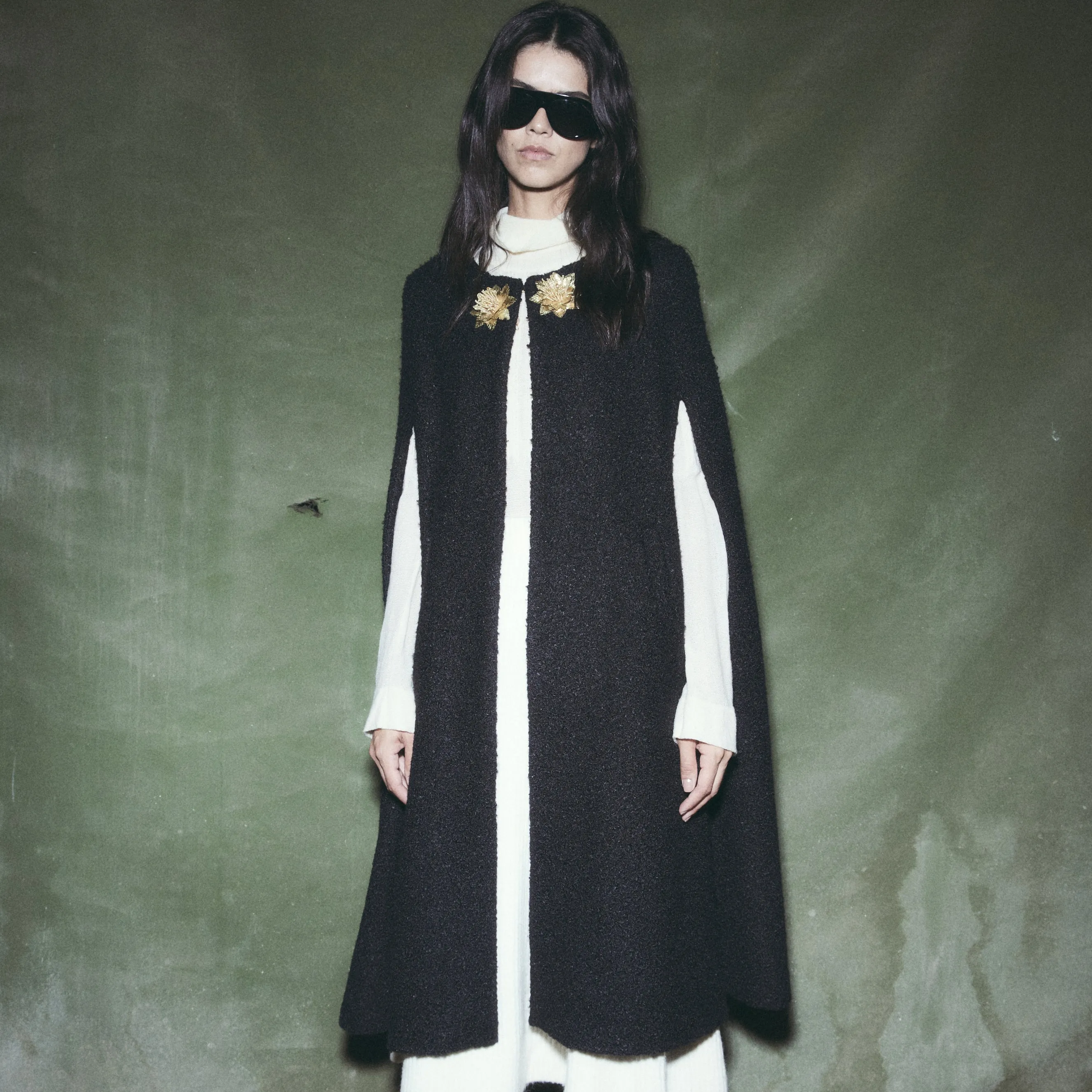 TWIN MAGNOLIAS BLACK BOUCLE MIDI CAPE