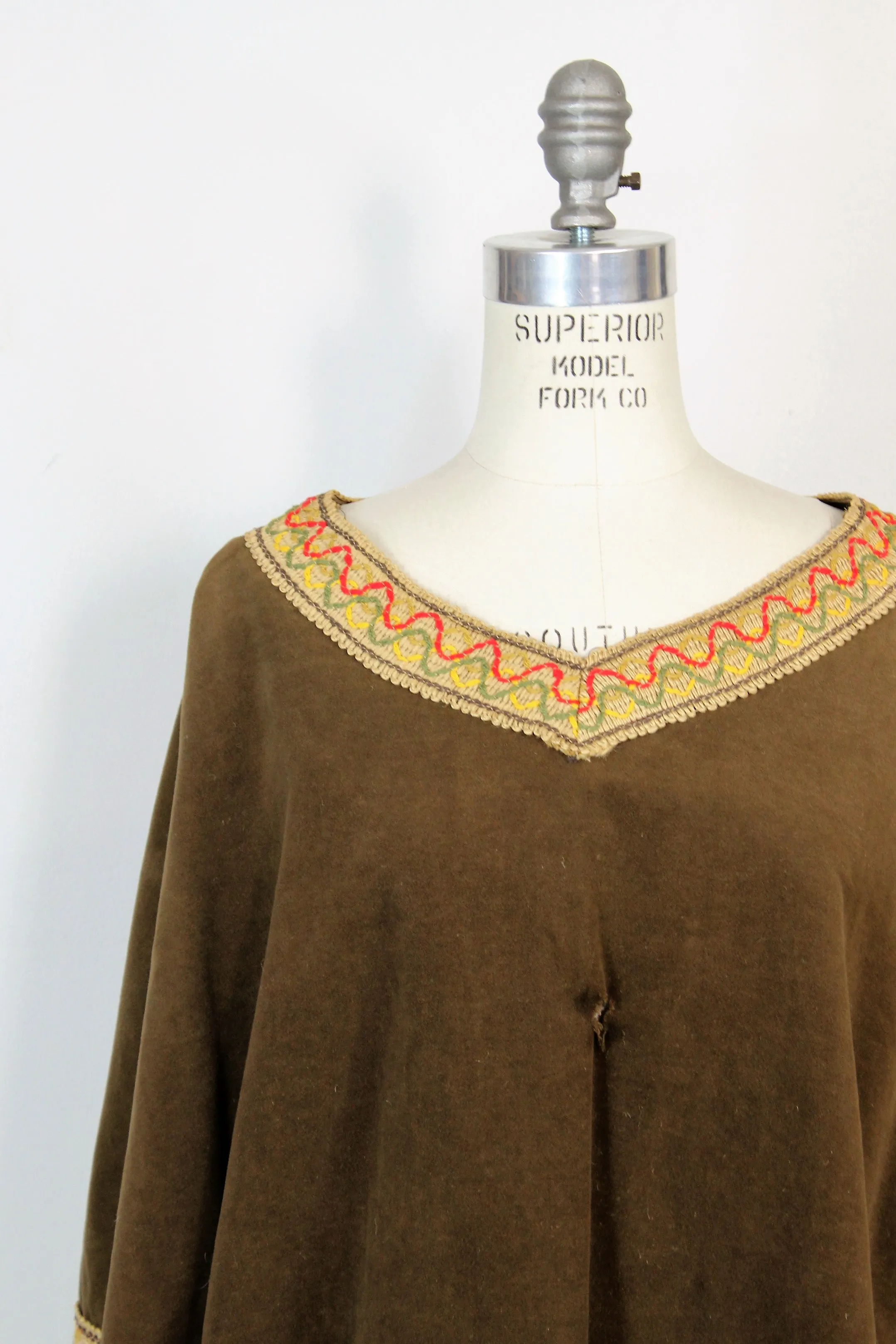 Vintage 1960s Brown Velvet Poncho Hollywood Costume From Warner Brothers